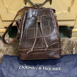 Dooney & Bourke bucket croco all leather purse